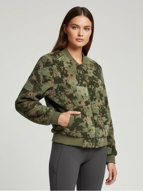 🌻NEW w/tag prAna Women’s Reversible Camo/Green Bomber Jacket Size Small